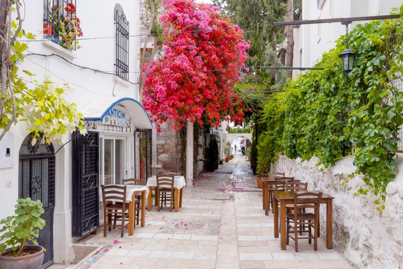 DEĞERİNİ BİLMEYENE EMEĞİNİ SUNMA !